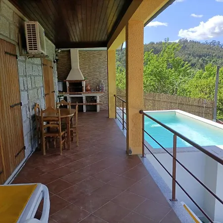 Casa Amarela Da Caniçada Hébergement de vacances *