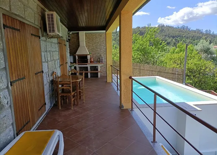 Casa Amarela Da Canicada Сasa de vacaciones *