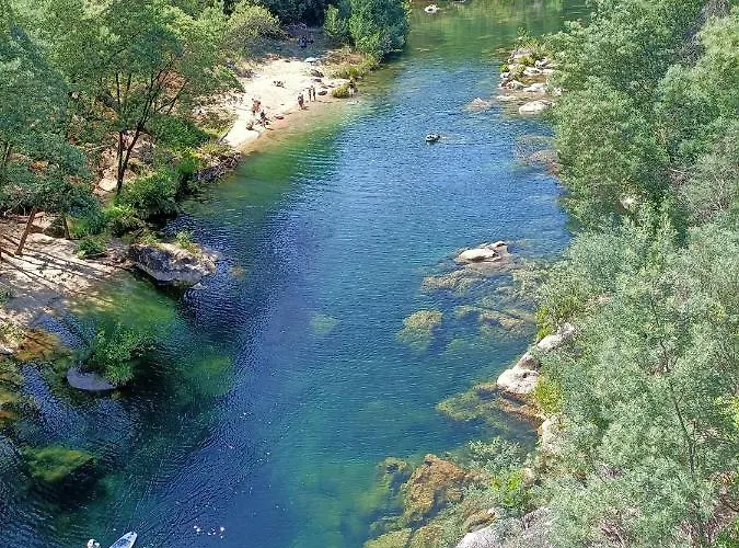 Casa Amarela Da Canicada Сasa de vacaciones