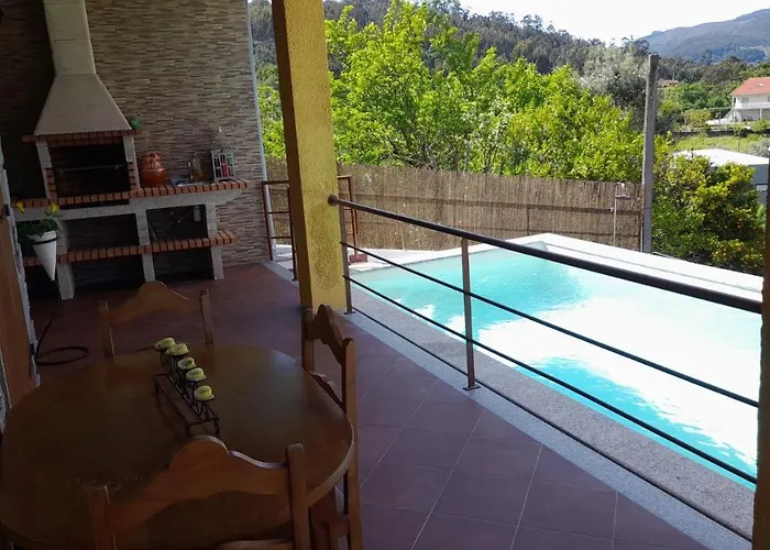 Casa Amarela Da Canicada Holiday home *